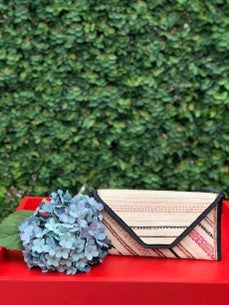 Clutch purse made with palm leaves multicolor