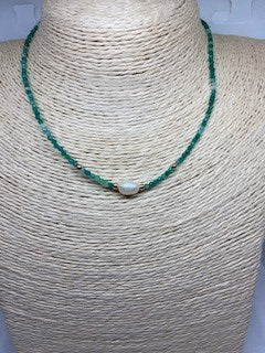 Choker necklace jade stones and river pearl