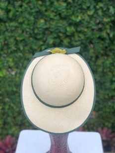 Golf style toquilla straw hat