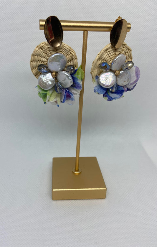 Toquilla straw earrings with beautiful flower design